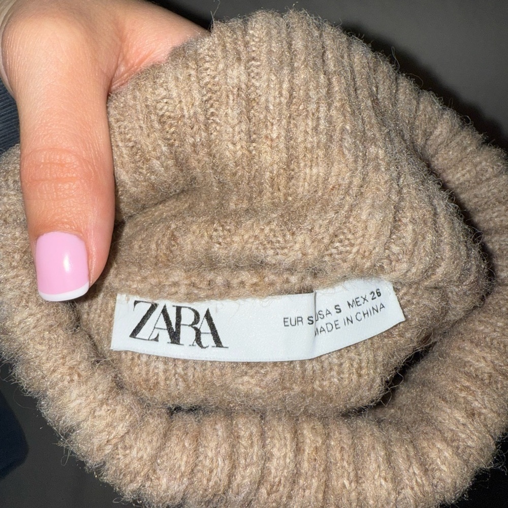 Zara Turtleneck Sweater Vest - Picture 5 of 6